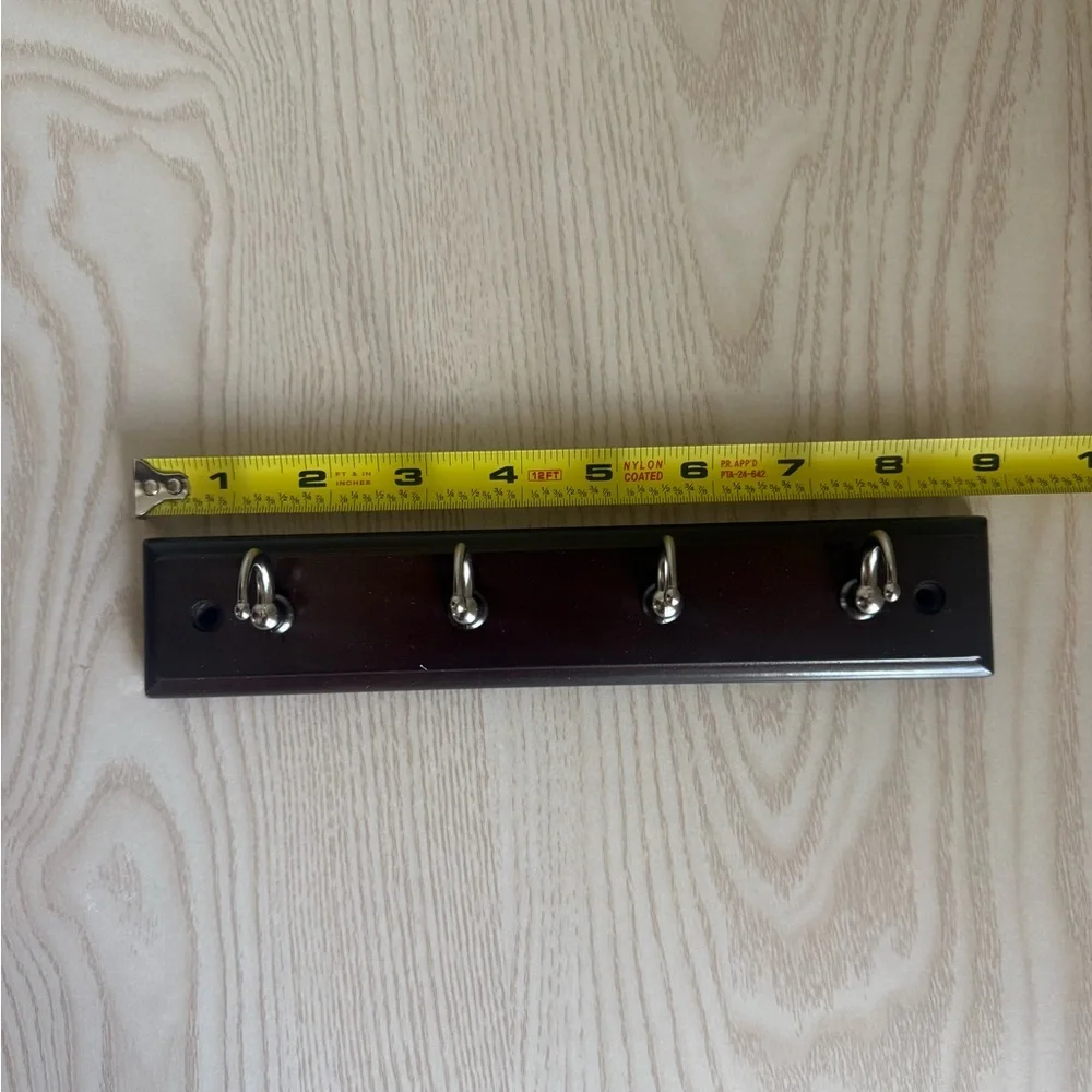 Keys and Gadgets Rack 4 Hooks Length 9 Inches